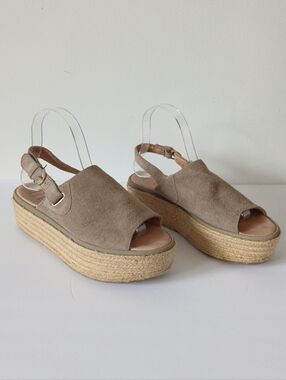 Sperry Suede Platform Shoe Size 7.5 Beige Tan Delmare Sandal